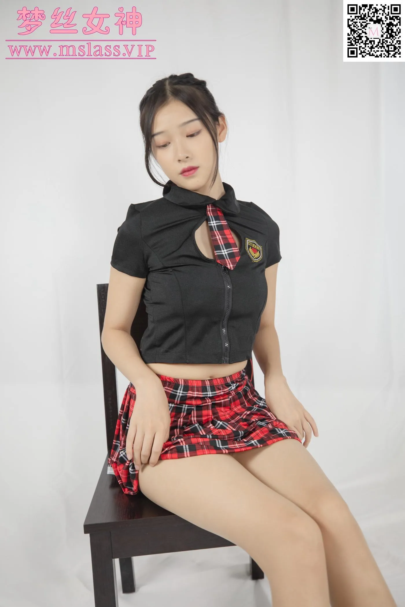 [MSLASS梦丝女神] 2020.10.03 NO.128 诗琪 帆布鞋 [70P]插图2